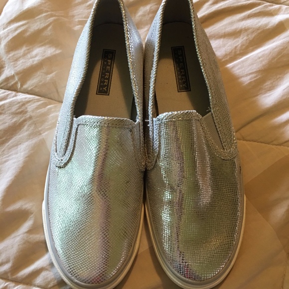 Sperry Shoes - NWT Sperry Top-Sider Silver Metallic Leather Slip-on Shoes Size 8